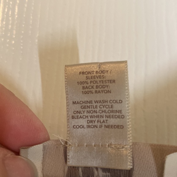 Loft Black V-Neck Top - Medium - Picture 4 of 4